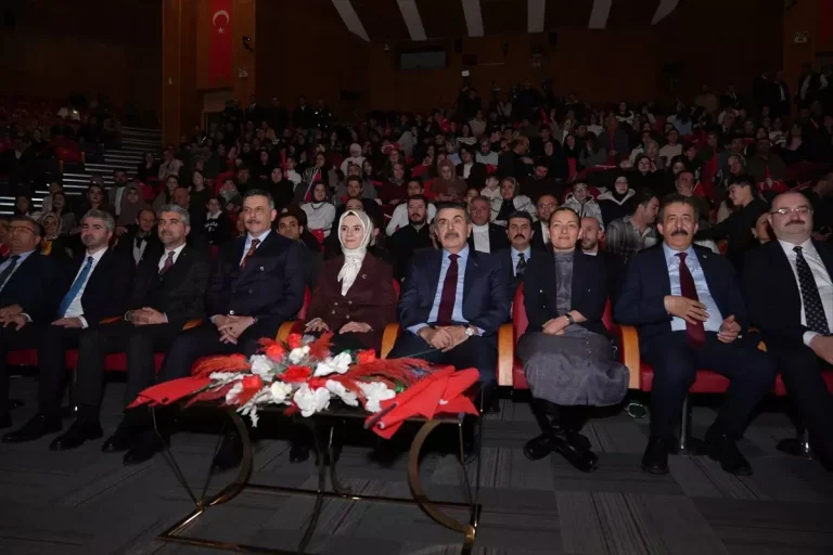 Bakanlar Sanat Etkinliğinde Buluştu