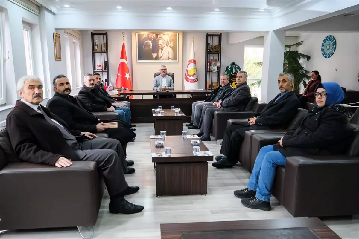 Başkan Ustaoğlu’ndan Siyasi Partilere Toplantı