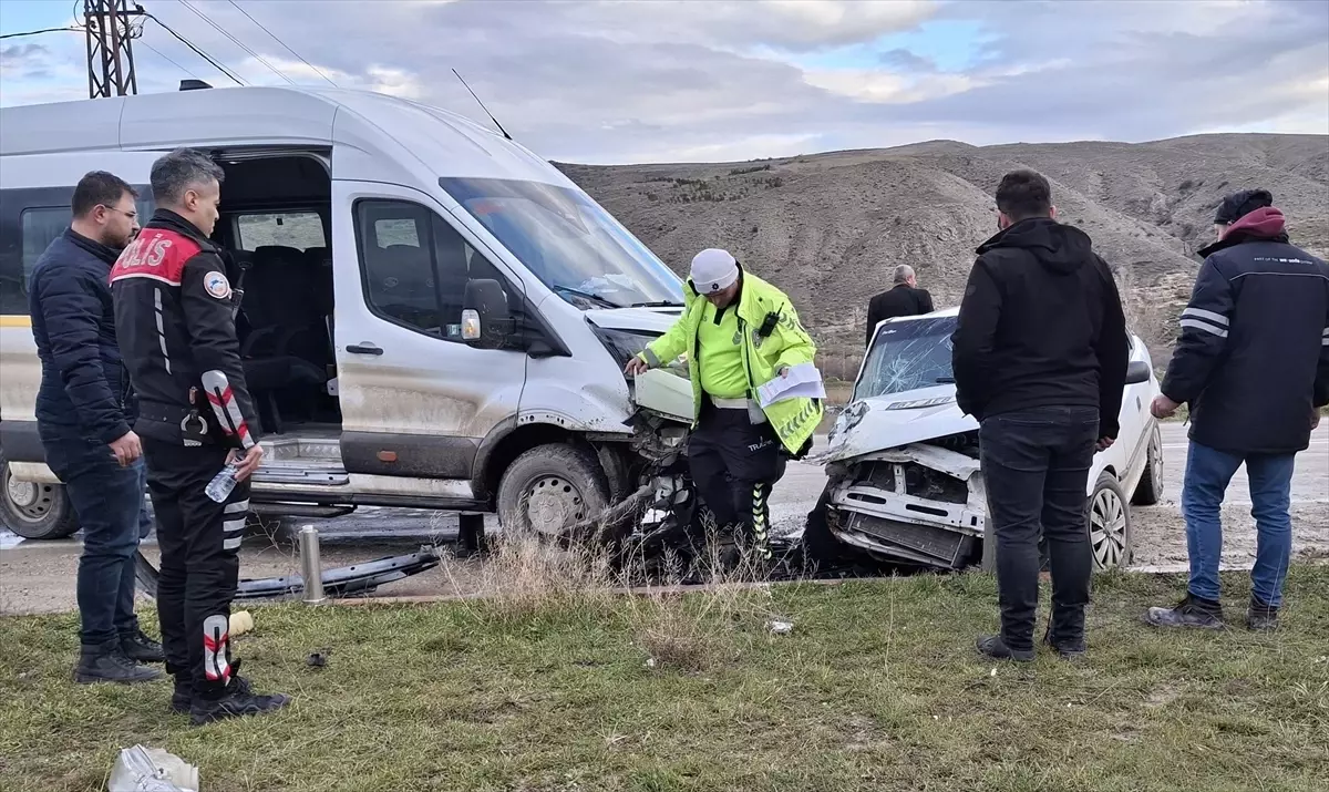 Beypazarı’nda Trafik Kazası: 4 Yaralı
