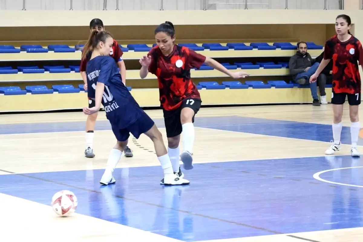 Bilecik’te Genç Kız Futsal Müsabakaları Devam Ediyor