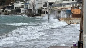 Bodrum’da Fırtına Feribot Seferlerini İptal Etti
