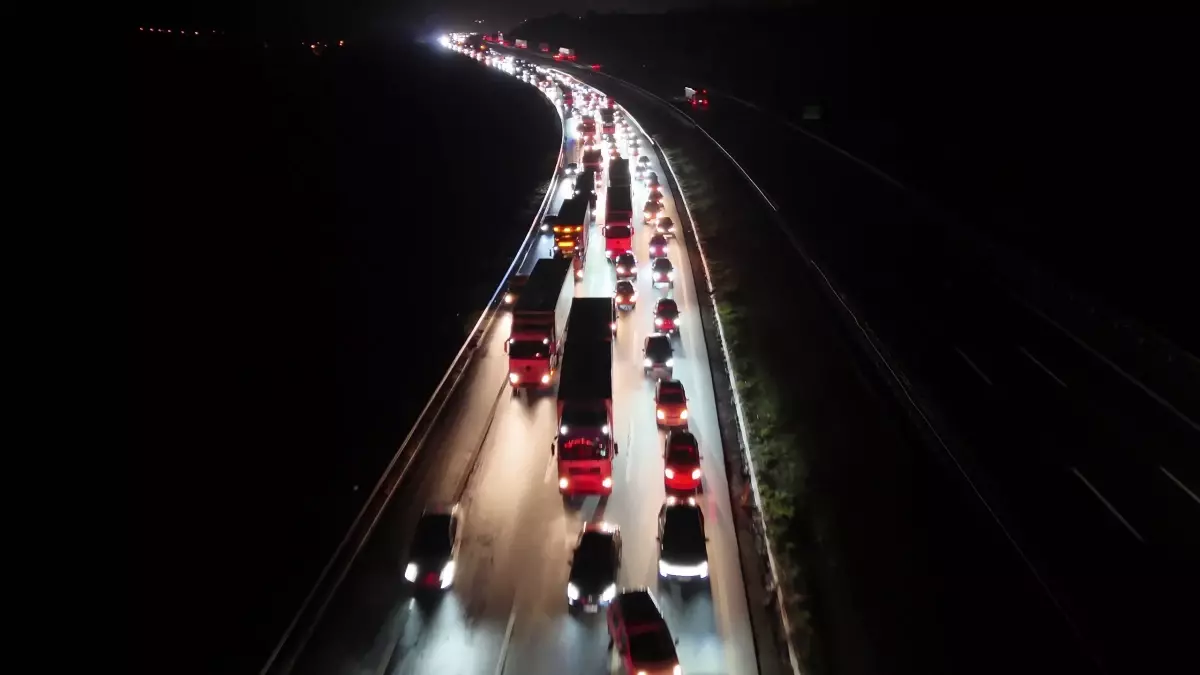 Bolu’da Kamyon ve TIR Çarpıştı