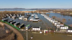 Bursa’da Uluabat Gölü çevresinde evler su altında kaldı