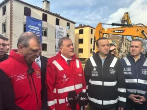 Büyükçekmece’de İki Bina Yıkıldı