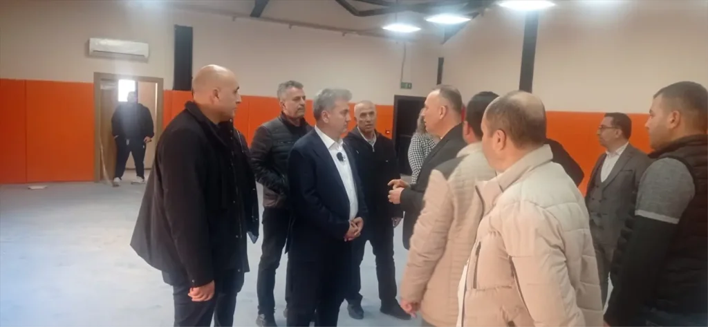 Canbey’den Gömeç Spor Salonu İncelemesi