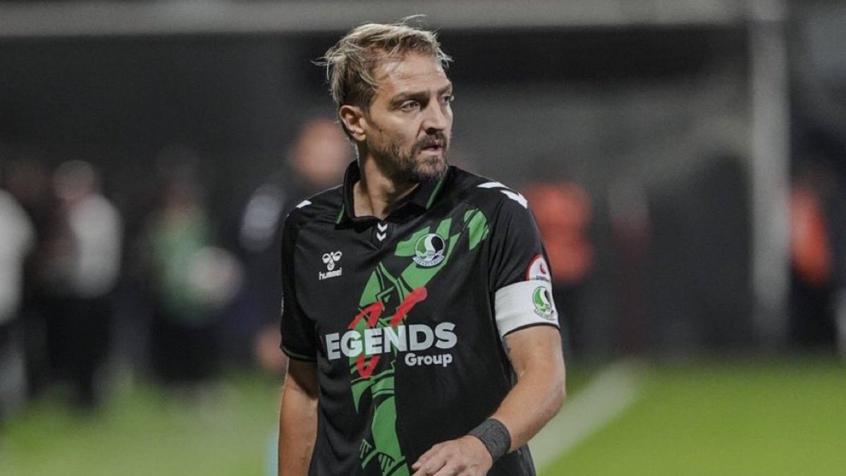 Caner Erkin yine kırmızı kart gördü…