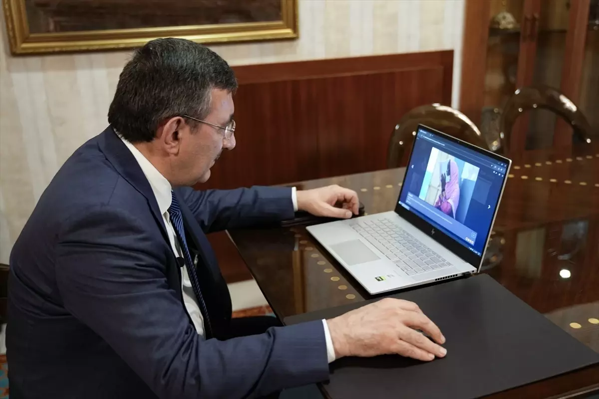 Cevdet Yılmaz’dan Fotoğraf Açıklamaları