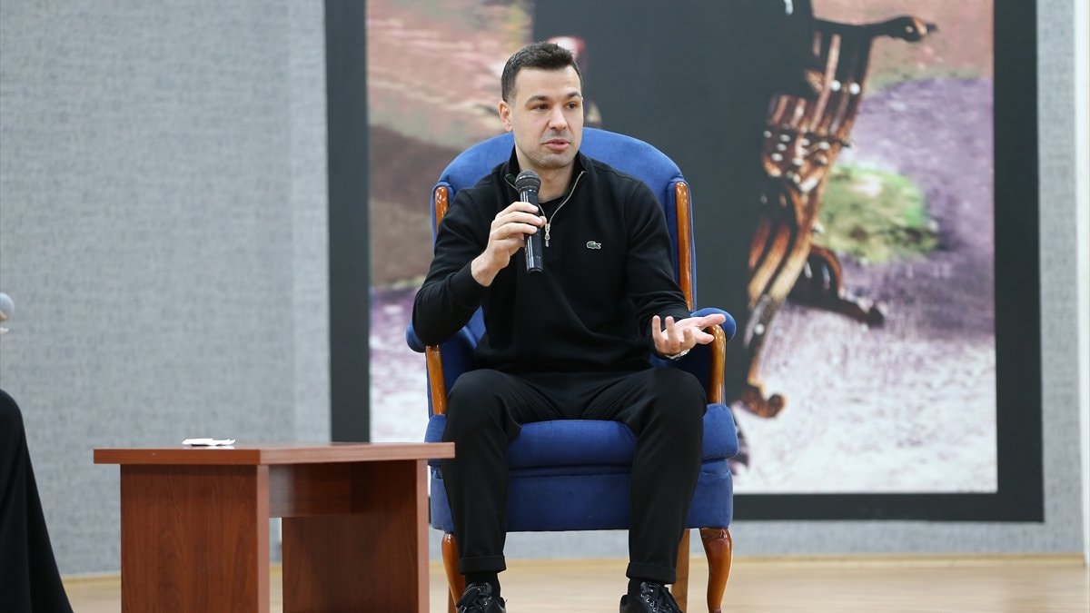 Cihan Aydın, Bursa’da gençlerle tecrübelerini paylaştı