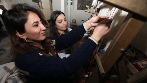 Coğrafi işaretli Kars halısı kadınların ilmekleriyle yeniden hayat buluyor