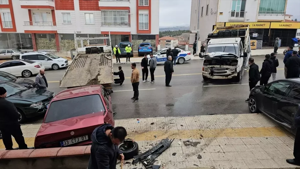 Çorum’da Kamyonet Kazası Güvenlik Kamerasında