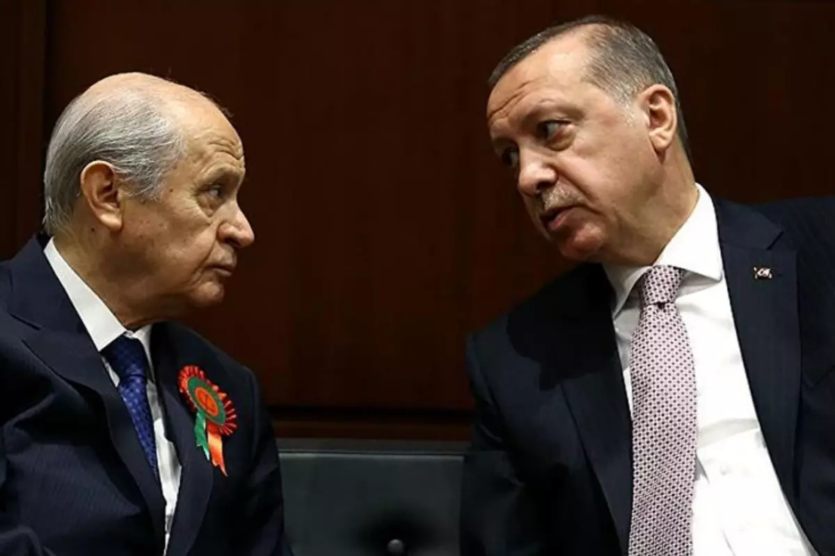 Cumhurbaşkanı Erdoğan ve Devlet Bahçeli’den depremzede aileye sürpriz ziyaret