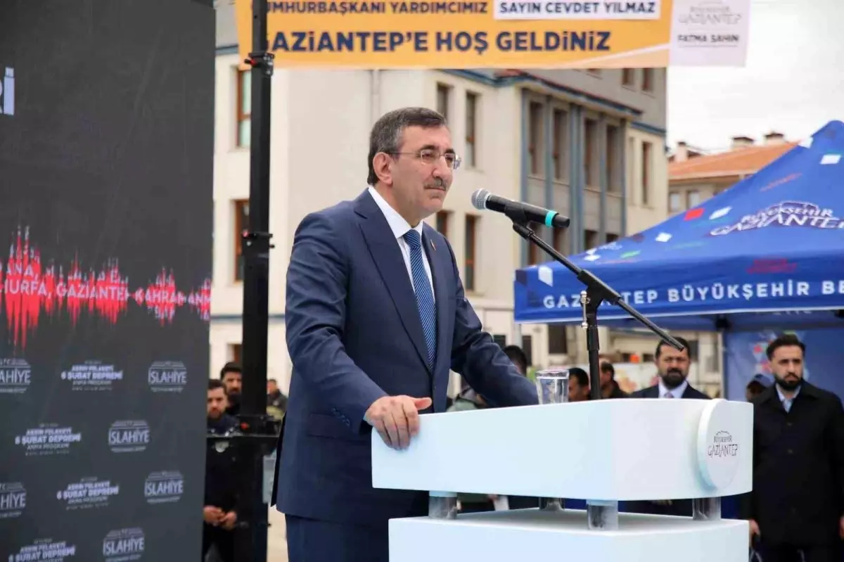 Cumhurbaşkanı Yardımcısı Yılmaz: “Merkezi bütçeden deprem harcamalarına yaklaşık 90 milyar dolarlık kaynak ayırdık”