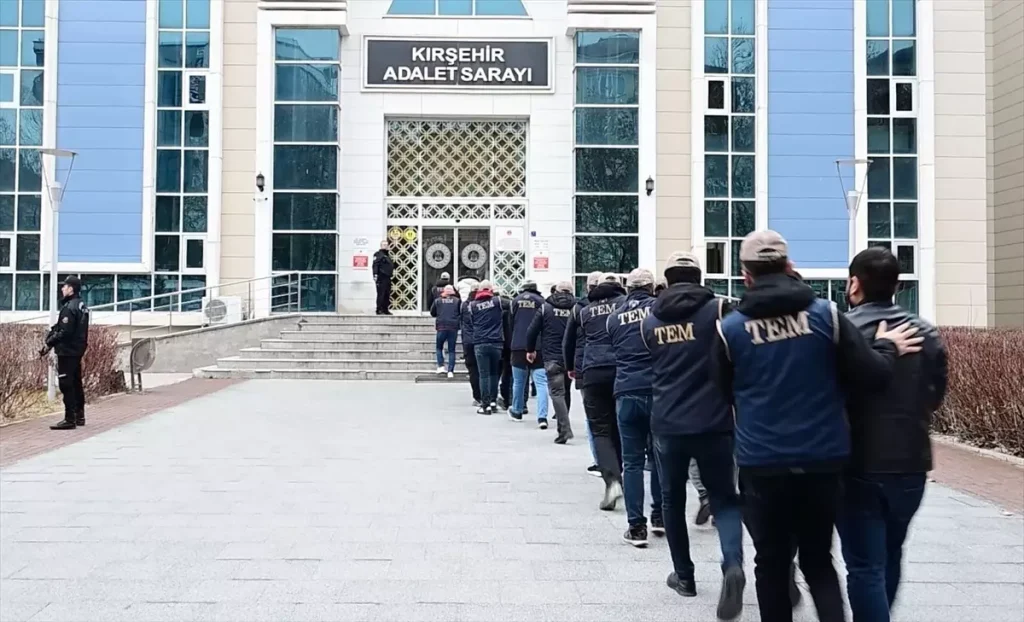 DEAŞ’a Operasyon: 12 Tutuklama