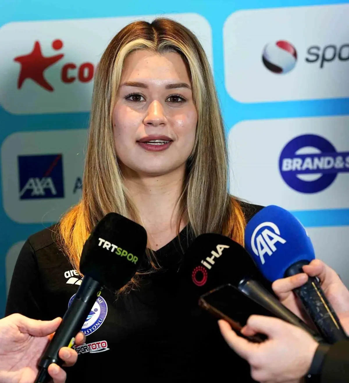 Defne Kurt, Dünya Şampiyonası’nda 5 Altın Madalya Kazandı