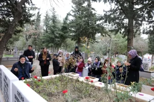 Deprem acısı taze: Oğul ve torunları kaybeden baba