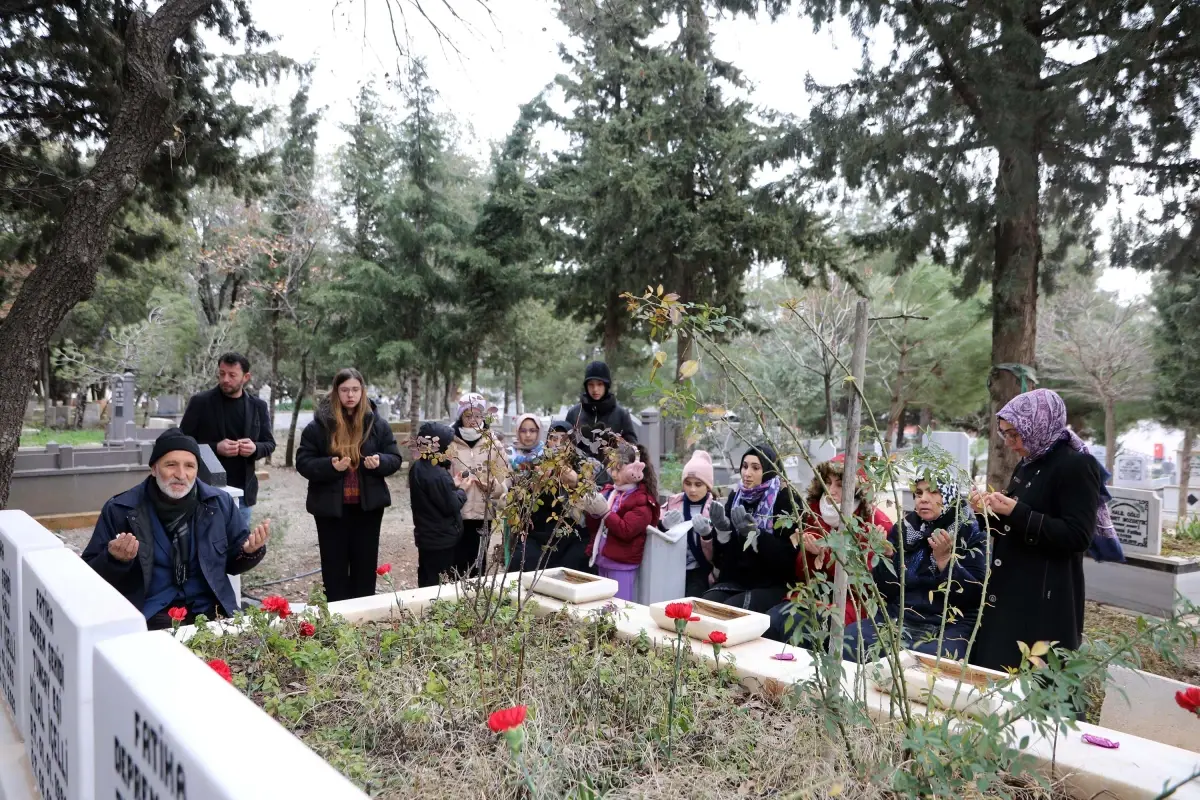 Deprem acısı taze: Oğul ve torunları kaybeden baba