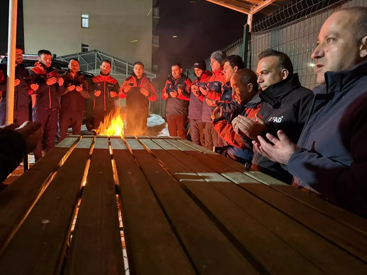 Depremler Van’da Anıldı