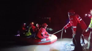 Edirne’de İki İşçi Suya Kapılmaktan Kurtarıldı