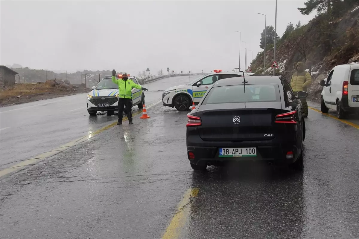Erciyes’e Ulaşım Kapandı