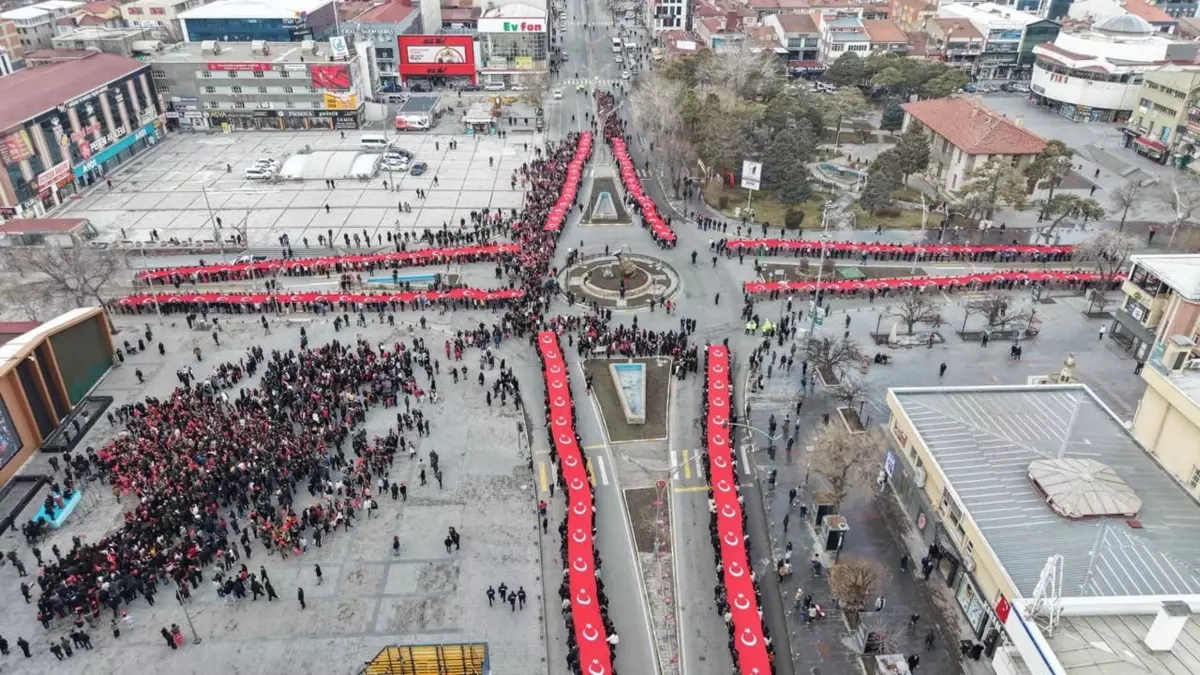 Erzincan’da Bayrak Yürüyüşü Coşkusu