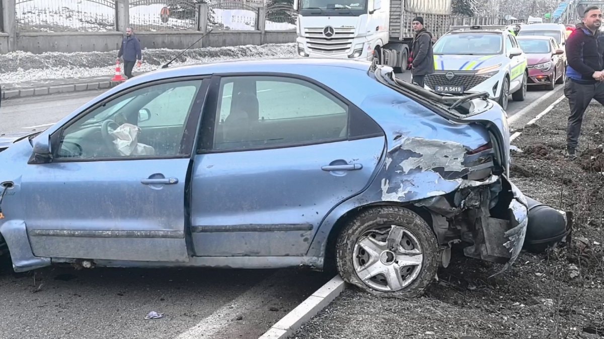 Erzurum’da kaza sonrası LPG tankı yola savruldu