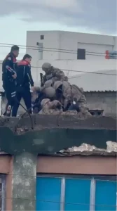 Eski iş yerini basıp 4 kişi yaraladı; çıktığı çatıda özel harekat etkisiz hale getirdi