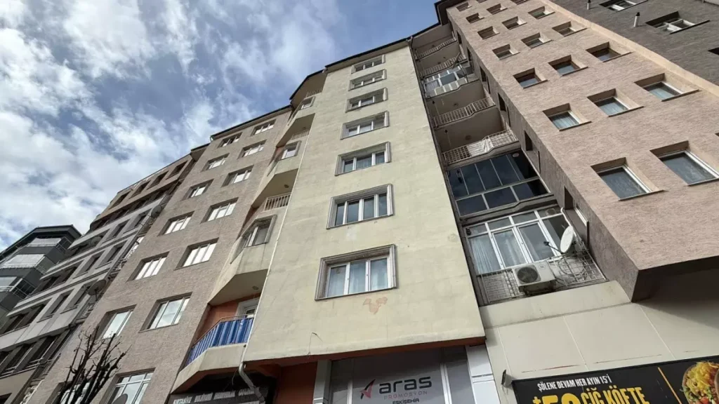 Eskişehir’de Çatıdan Düşen Operatör Hayatını Kaybetti