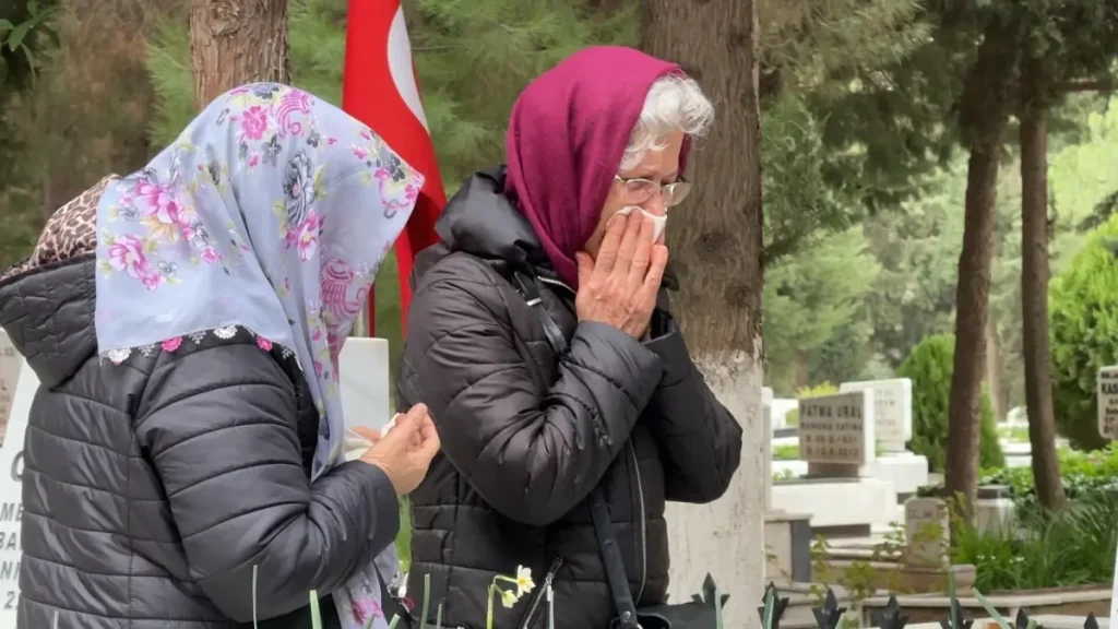 Evlilik yıl dönümünde şehit olan Binbaşı Yetişen, mezarı başında anıldı