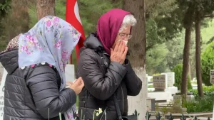 Evlilik yıl dönümünde şehit olan Binbaşı Yetişen, mezarı başında anıldı