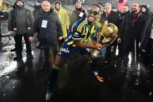 Fenerbahçe, Jhon Duran’ın sözleşmesini feshetti