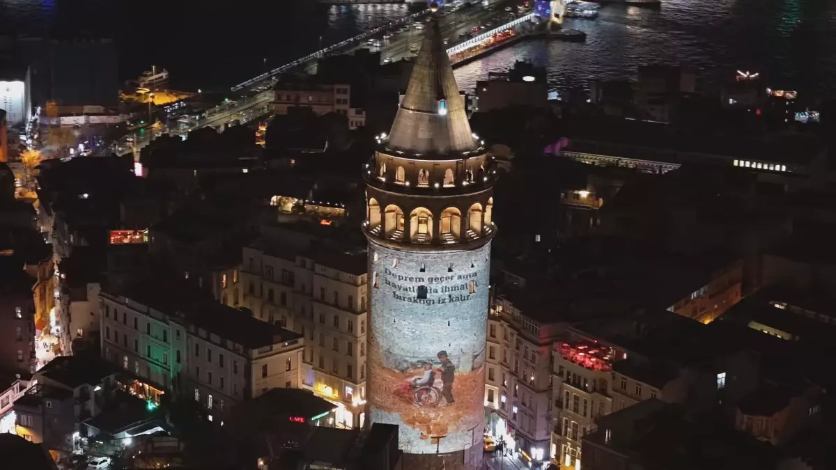 Galata Kulesi’nde Deprem Anması