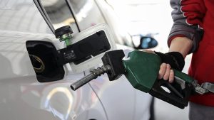Gece yarısı benzine zam geldi