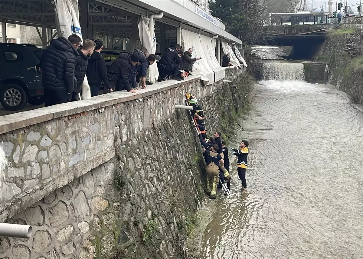 Gökdere Deresi’nde Düşen Kişi Ağır Yaralı