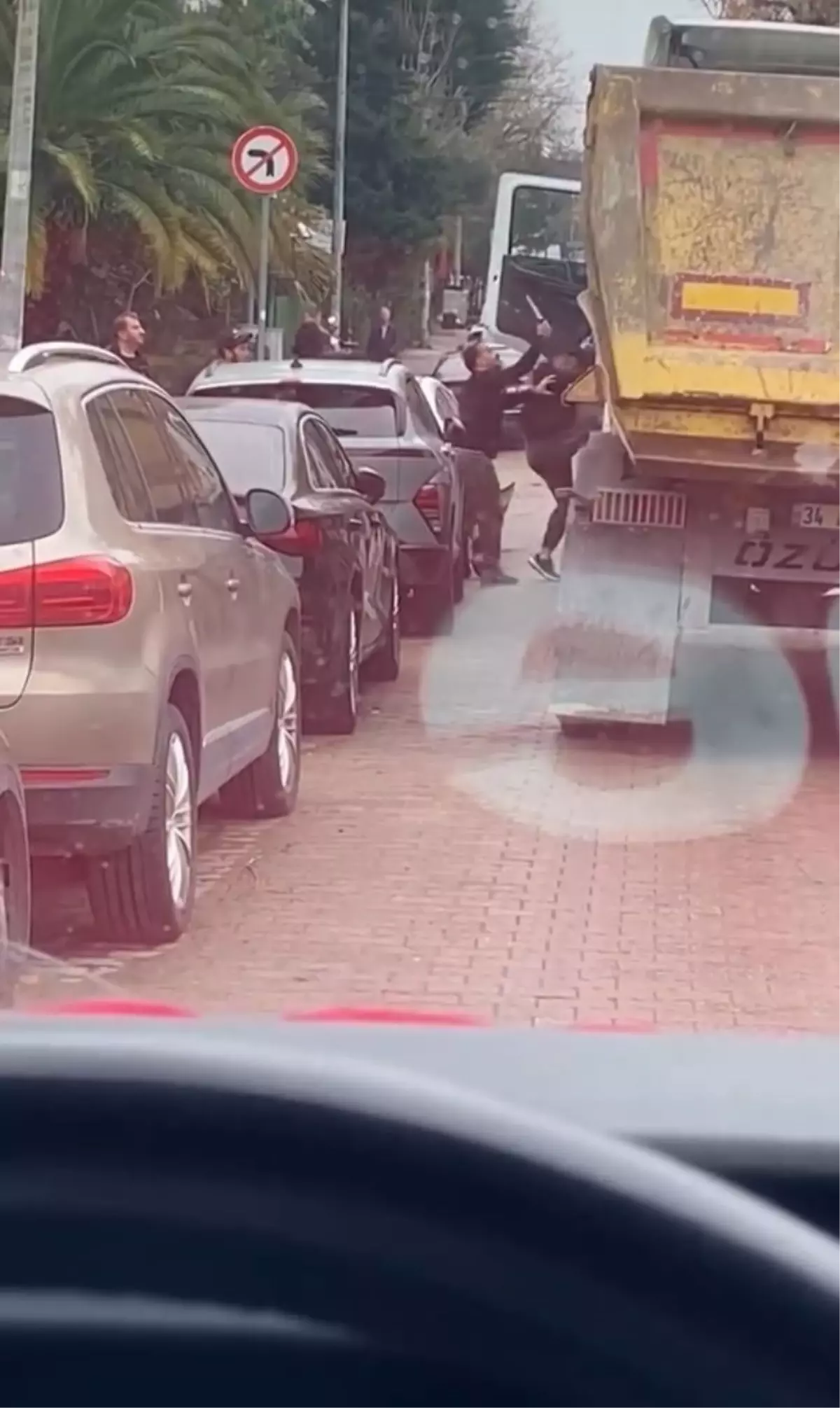 Güngören’de Trafik Kazası Bıçaklı Kavgaya Dönüştü