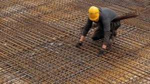 Güven endeksi şubatta perakende ticarette arttı, inşaatta azaldı