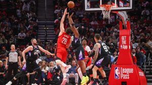 Houston Rockets, sahasında Utah Jazz’ı farklı yendi