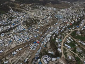 İdlib’de Sel Felaketi: 300 Çadır Kullanılamaz Hale Geldi