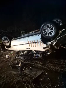 İnegöl’de Otomobil Şarampole Devrildi