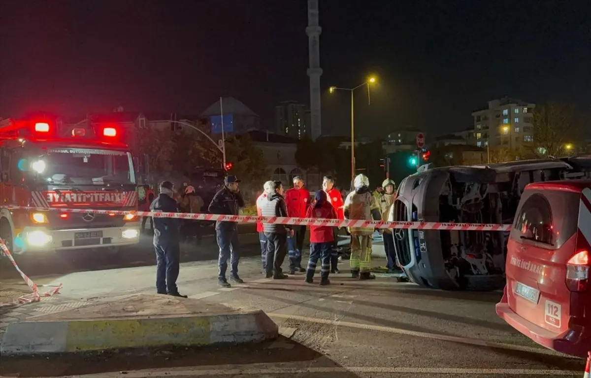 İstanbul’da Ambulans Kaza Yaptı: 3 Yaralı