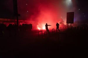 İtalya’da Milano-Cortina Kış Olimpiyat Oyunları’na karşı düzenlenen protestoda olaylar çıktı