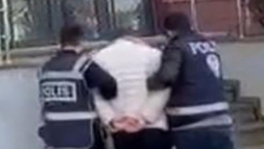 İzmir’de iftar çadırında belediye görevlisini bıçaklayan şüpheli gözaltına alındı