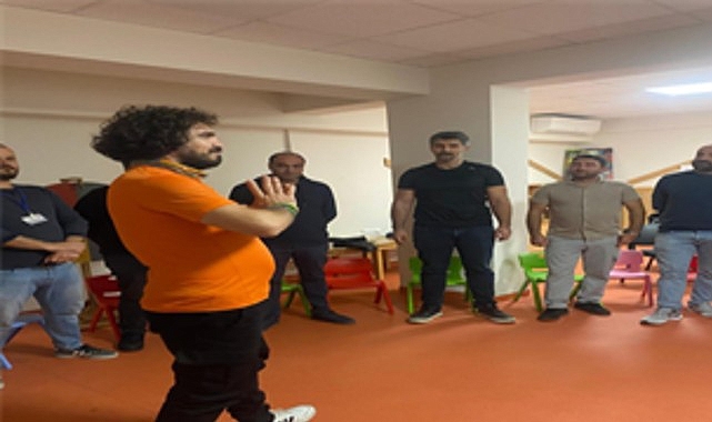 İzmirli babalar “yeni nesil babalığı” öğreniyor