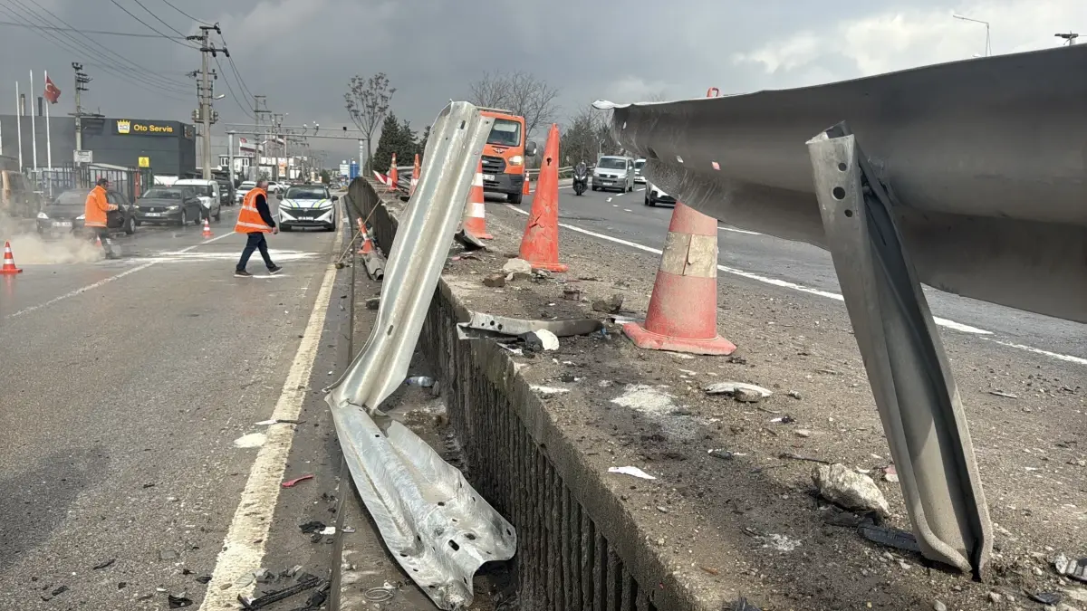 İzmit’te Otomobil Kazası: 2 Yaralı