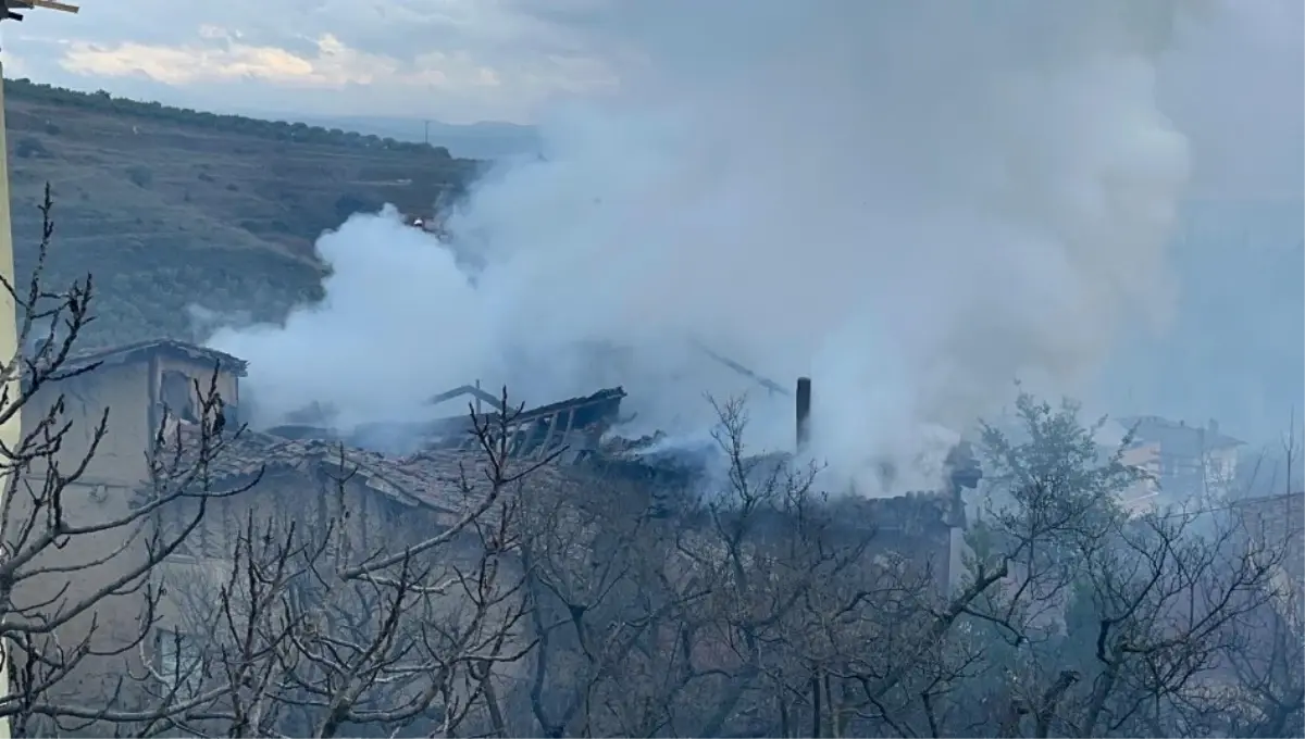 İznik’te Yangın: Kerpiç Ev Kül Oldu