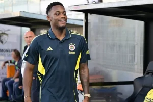 Jhon Duran hakkında bomba iddia: Para cezası veriyorlar, kolundaki saati veriyor