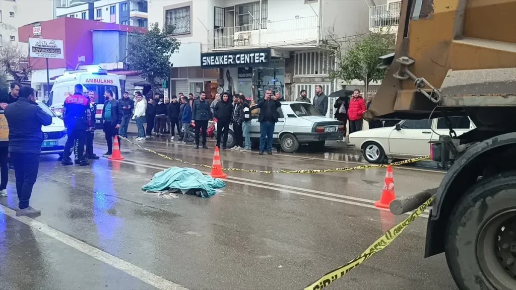 Kamyon Çarpması: 86 Yaşındaki Adam Hayatını Kaybetti