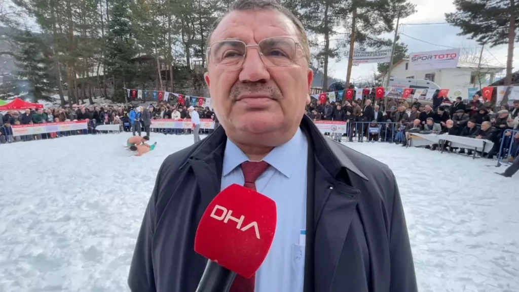 Kar Üstü Karakucak Güreşleri Renkli Görüntülere Sahne Oldu