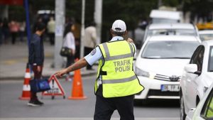 Karayolları Trafik Kanunu’ndaki yeni düzenleme Resmi Gazete’de! Suçlar ve cezalar