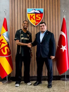 Kayserispor, Joshua Brenet ile Anlaşma Sağladı