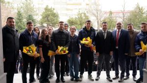 Kayserisporlu oyuncular lise öğrencileriyle buluştu